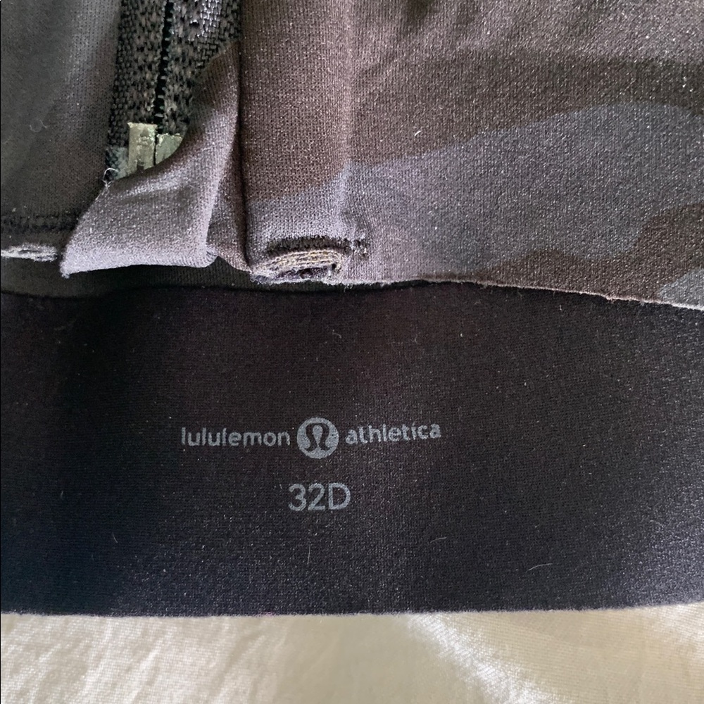 Lululemon Athletica Black Camouflage Sports Bra - Picture 3 of 4
